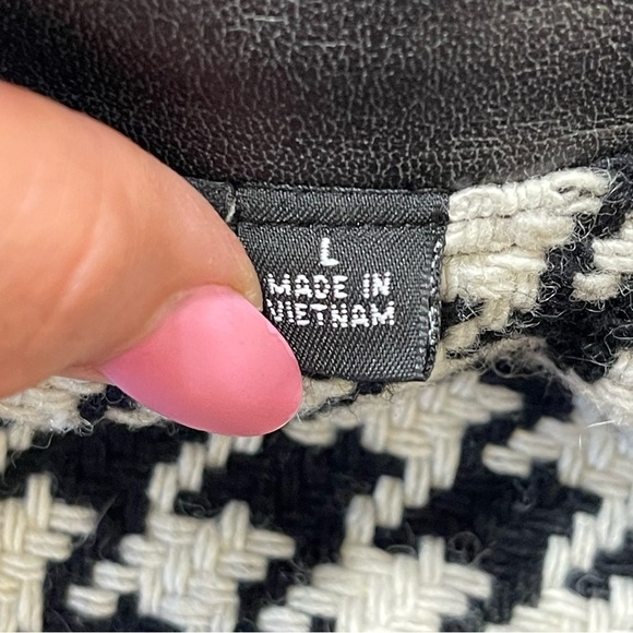 A New Approach a.n.a Womens Cropped Jacket Faux Leather Wool Black White Sz L - Picture 9 of 14